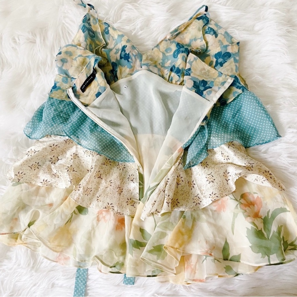 The Limited Blue and Cream Floral top - Picture 4 of 4